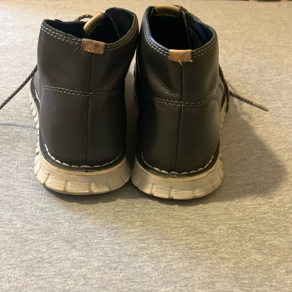 Cole Haan Gray Chukka Boots with Classic Design - Picture 4 of 8